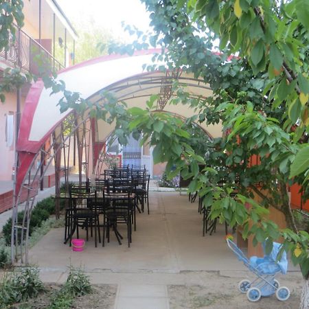 Monte Karlo Hotel Зализний Порт Екстериор снимка